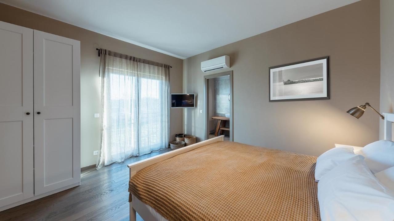 Villa & Jardin - Luxury Villa With Swimming Pool Vrh  Buitenkant foto